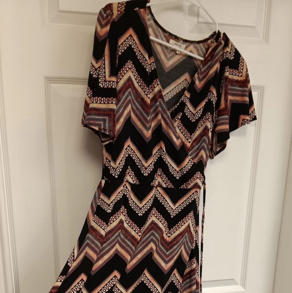 Maurices Dress, Size small, soft flower, Maxie dress multi color pre-owned - Picture 3 of 5